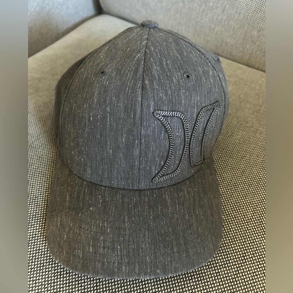 Men’s Hurley Hat - image 1